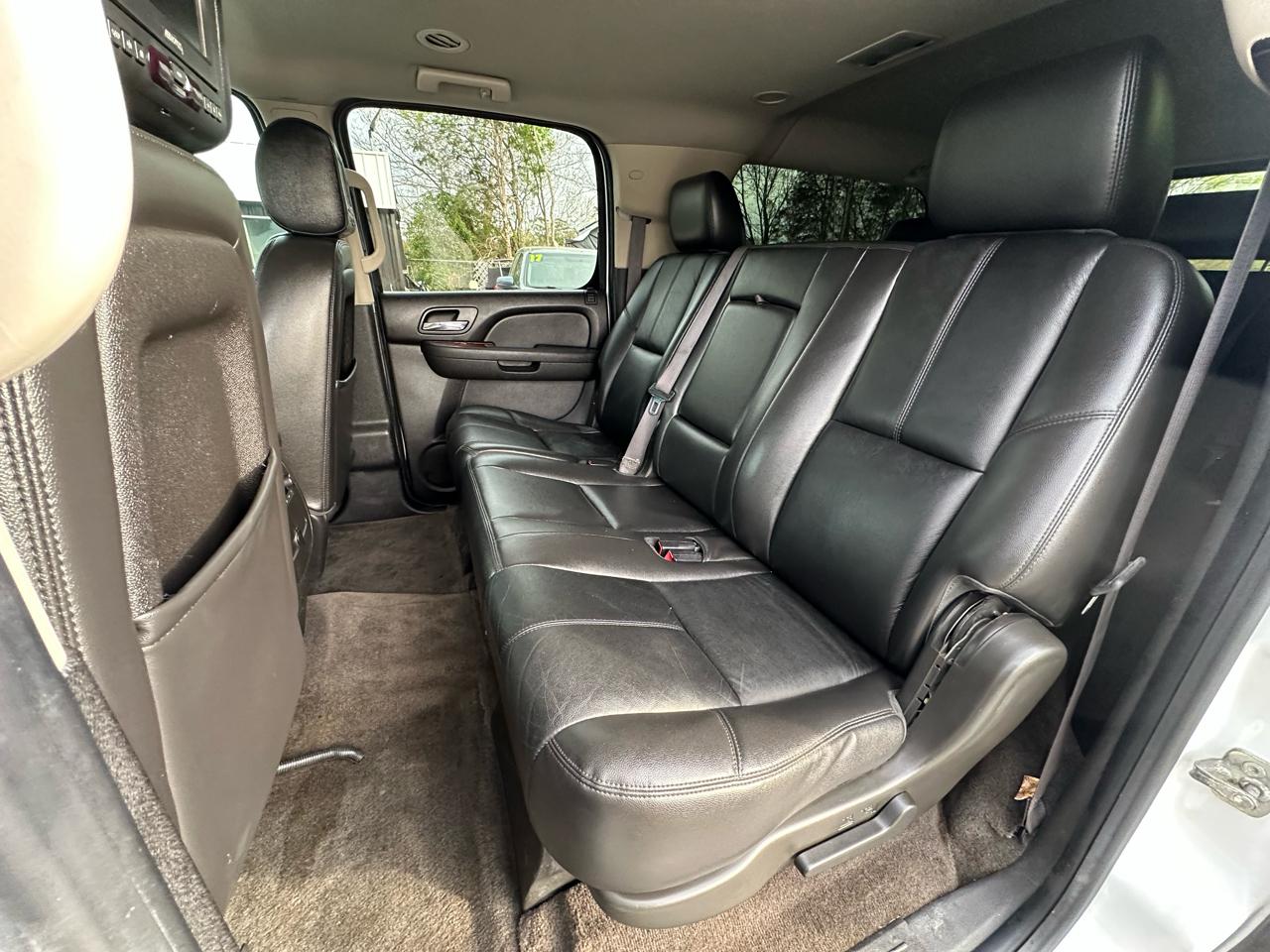 Chevrolet Suburban 2WD 4dr 1500 LT 2012