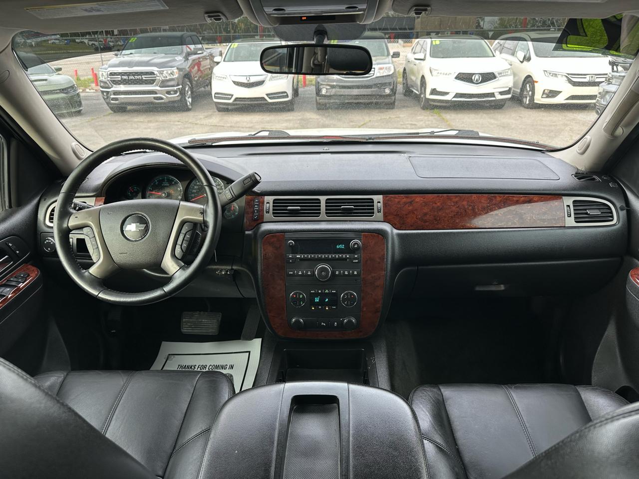 Chevrolet Suburban 2WD 4dr 1500 LT 2012