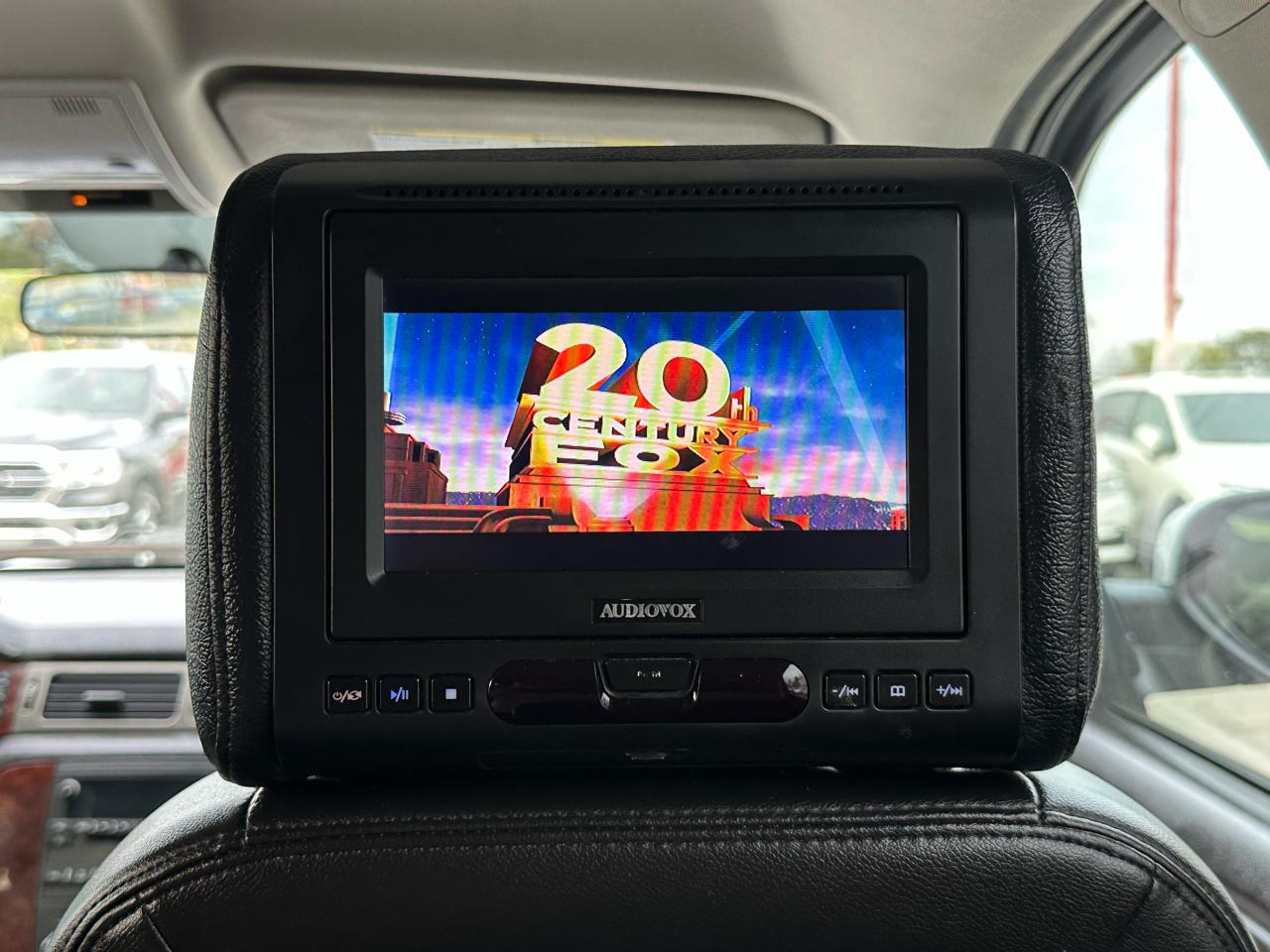 Chevrolet Suburban 2WD 4dr 1500 LT 2012