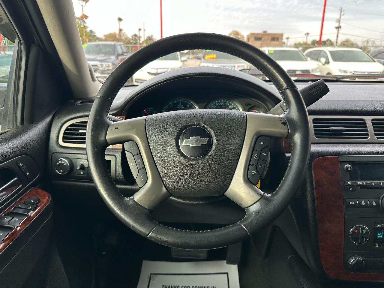 Chevrolet Suburban 2WD 4dr 1500 LT 2012