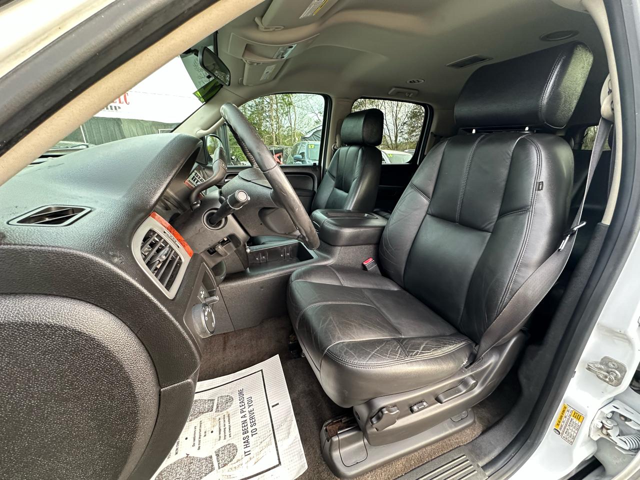 Chevrolet Suburban 2WD 4dr 1500 LT 2012