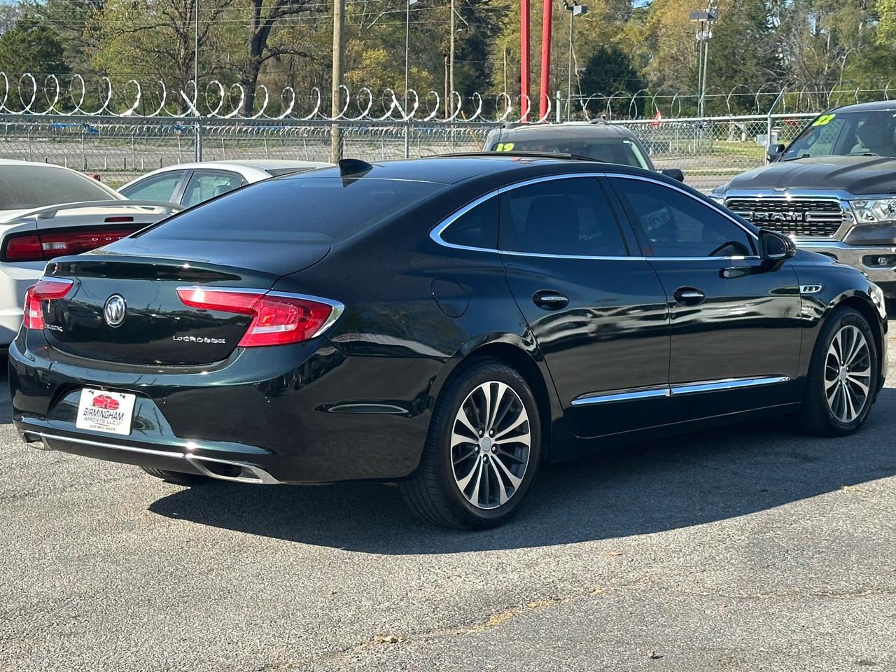 Buick LaCrosse 4dr Sdn Essence FWD 2017