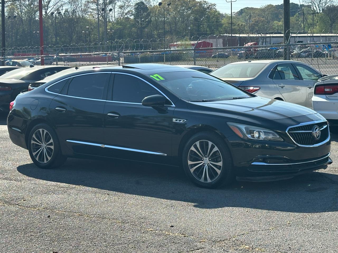 Buick LaCrosse 4dr Sdn Essence FWD 2017