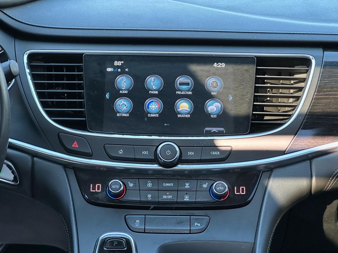 Buick LaCrosse 4dr Sdn Essence FWD 2017