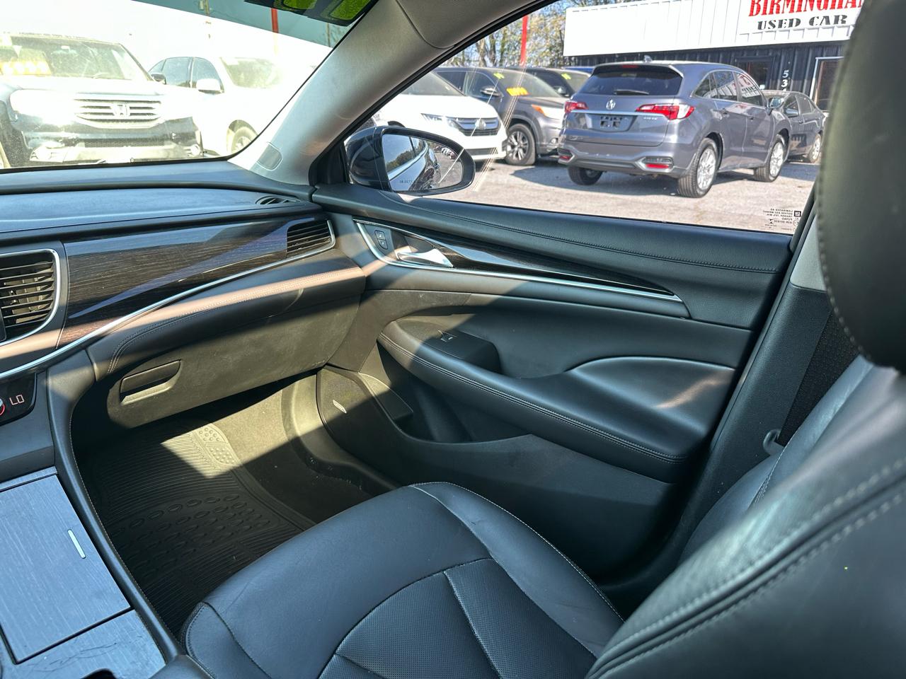 Buick LaCrosse 4dr Sdn Essence FWD 2017