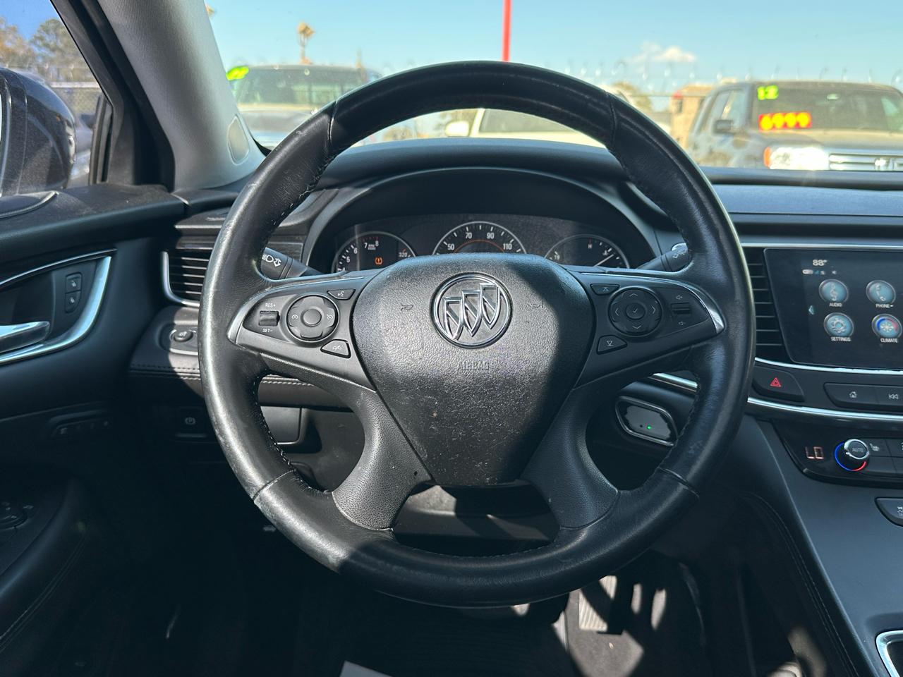 Buick LaCrosse 4dr Sdn Essence FWD 2017