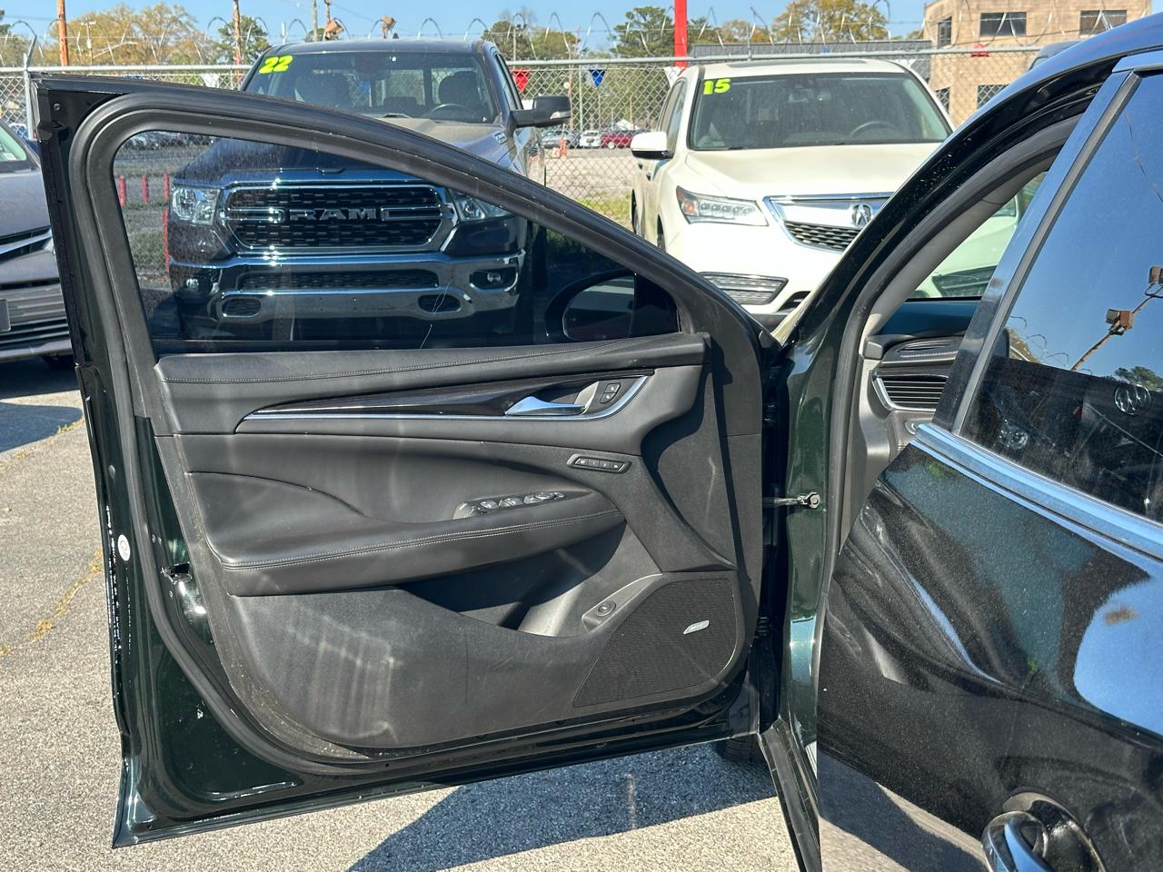 Buick LaCrosse 4dr Sdn Essence FWD 2017