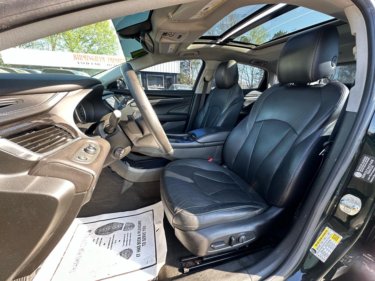 Buick LaCrosse 4dr Sdn Essence FWD 2017