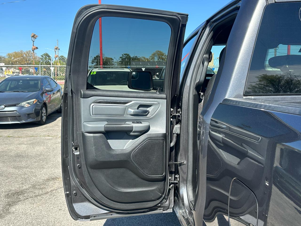 RAM 1500 Big Horn 4x2 Quad Cab 6'4" Box 2022