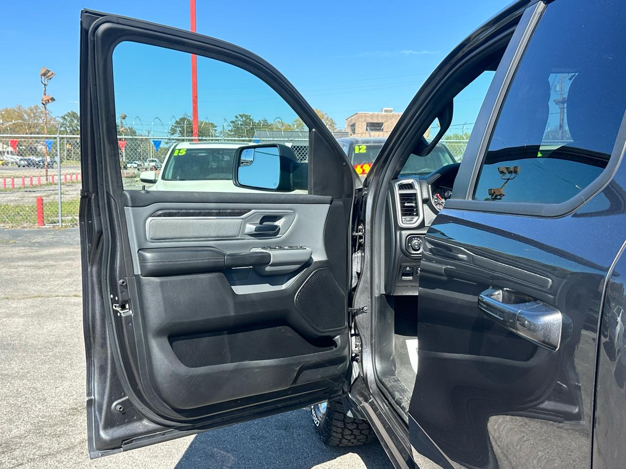 RAM 1500 Big Horn 4x2 Quad Cab 6'4" Box 2022