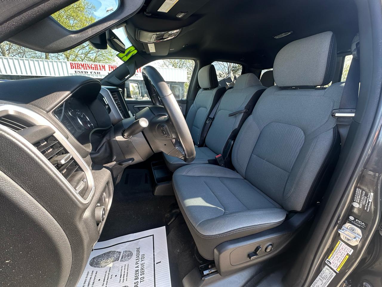 RAM 1500 Big Horn 4x2 Quad Cab 6'4" Box 2022