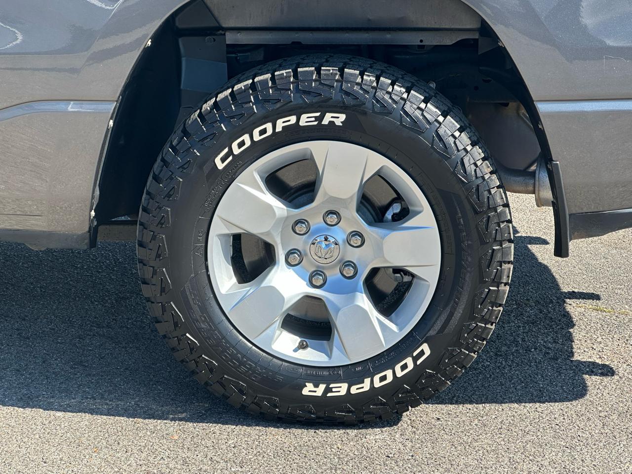 RAM 1500 Big Horn 4x2 Quad Cab 6'4" Box 2022