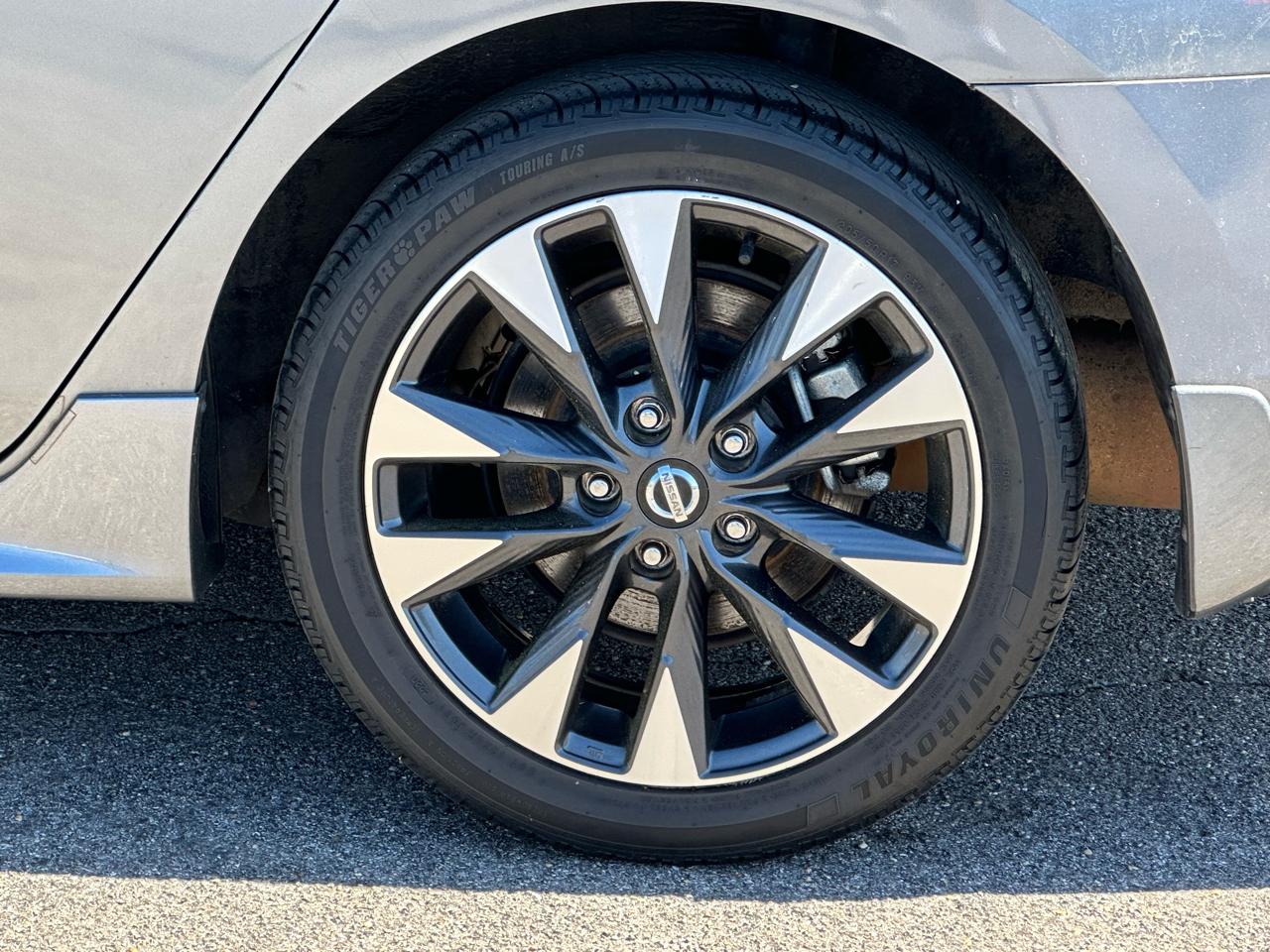 Nissan Sentra SR CVT 2017