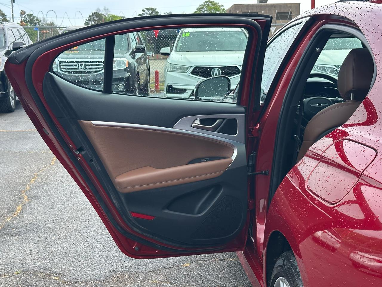 Genesis G70 2.0T RWD 2021