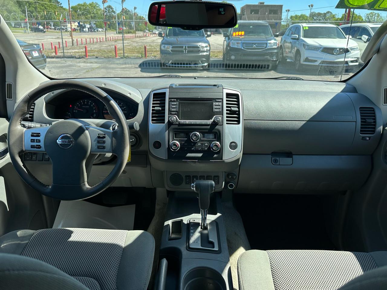 Nissan Frontier Crew Cab 4x2 SV V6 Auto 2018