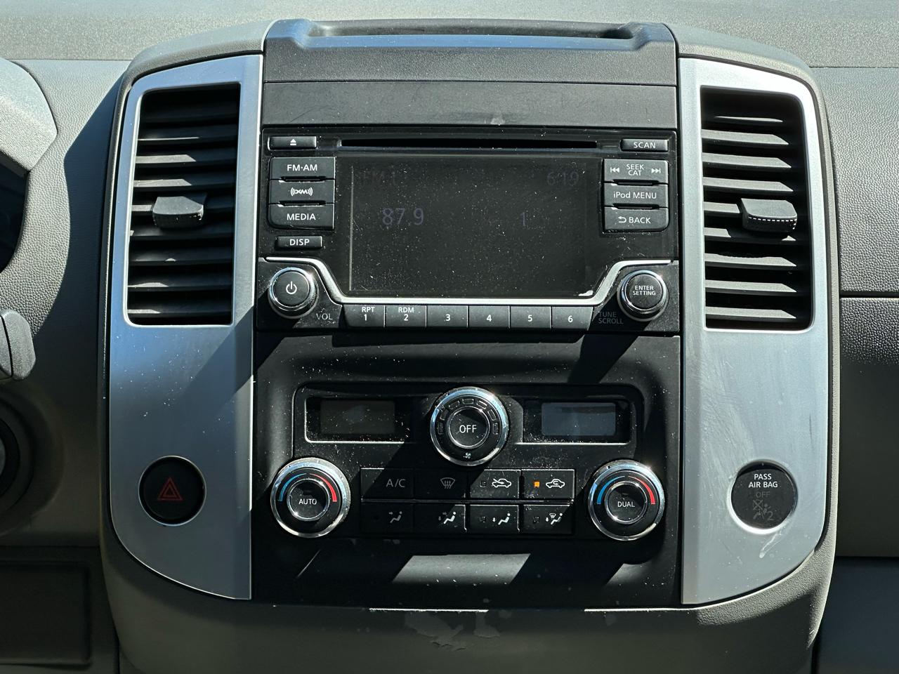 Nissan Frontier Crew Cab 4x2 SV V6 Auto 2018