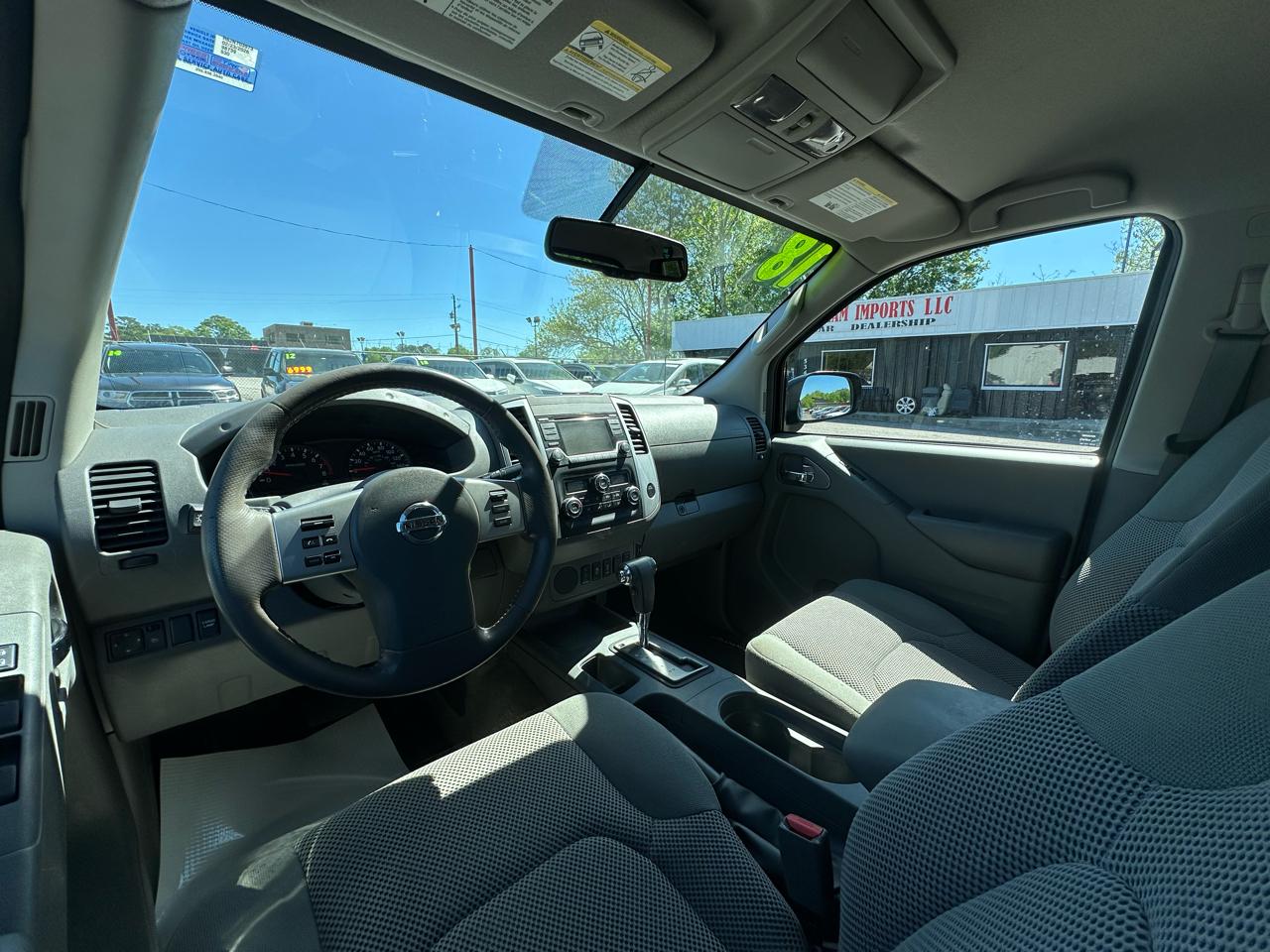 Nissan Frontier Crew Cab 4x2 SV V6 Auto 2018