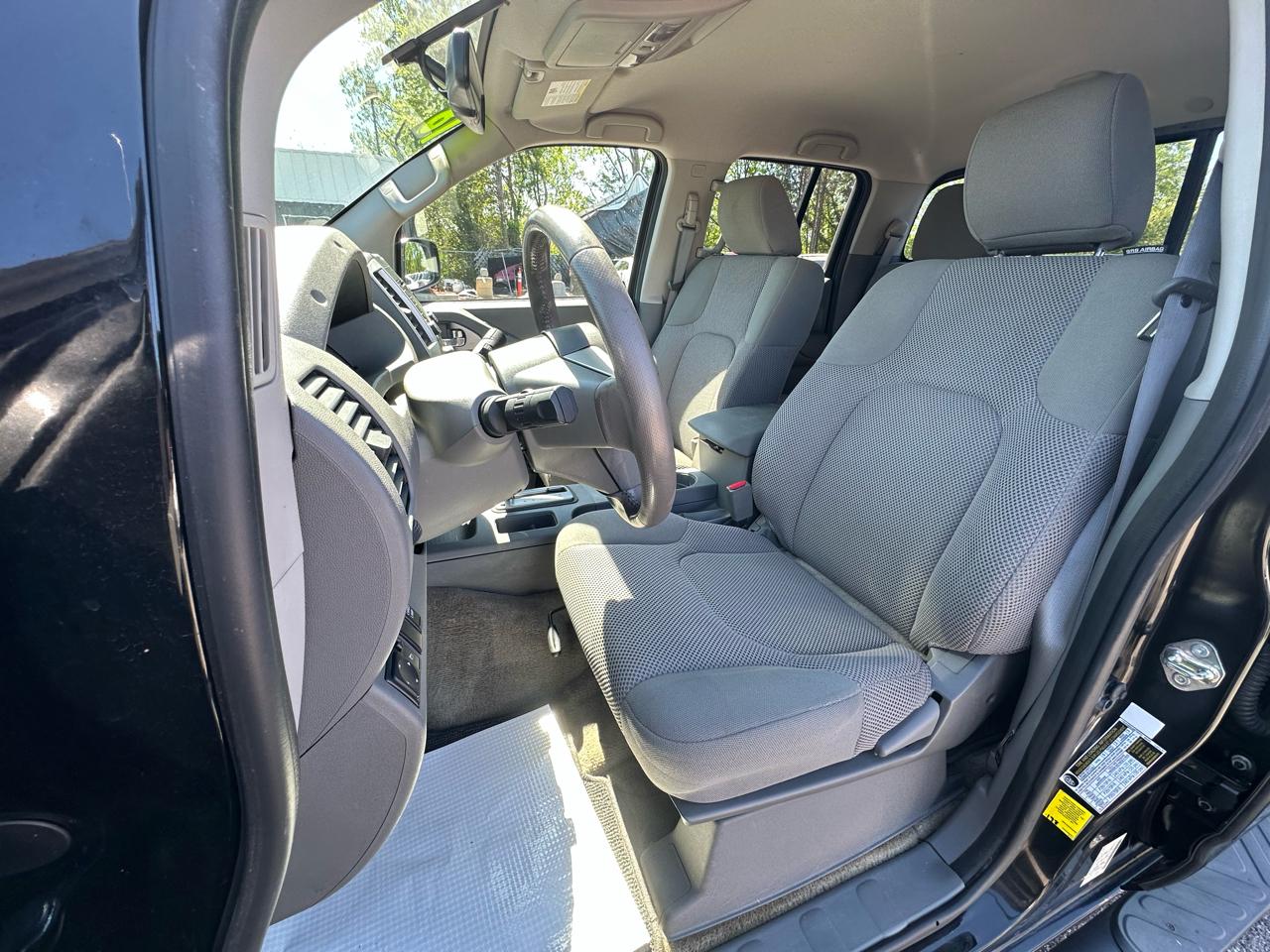 Nissan Frontier Crew Cab 4x2 SV V6 Auto 2018