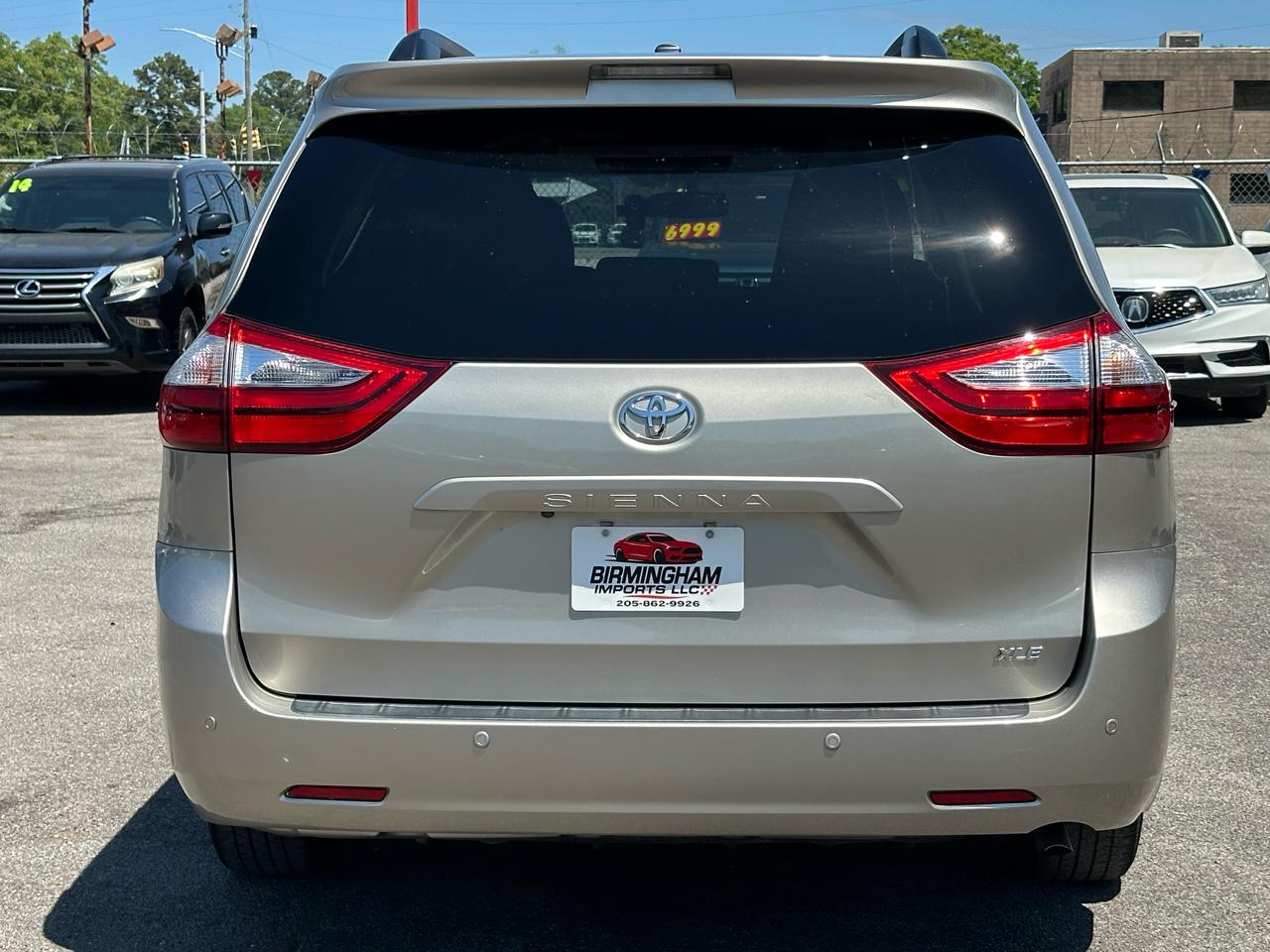 Toyota Sienna XLE Auto Access Seat FWD 7-Passenger (Natl) 2017