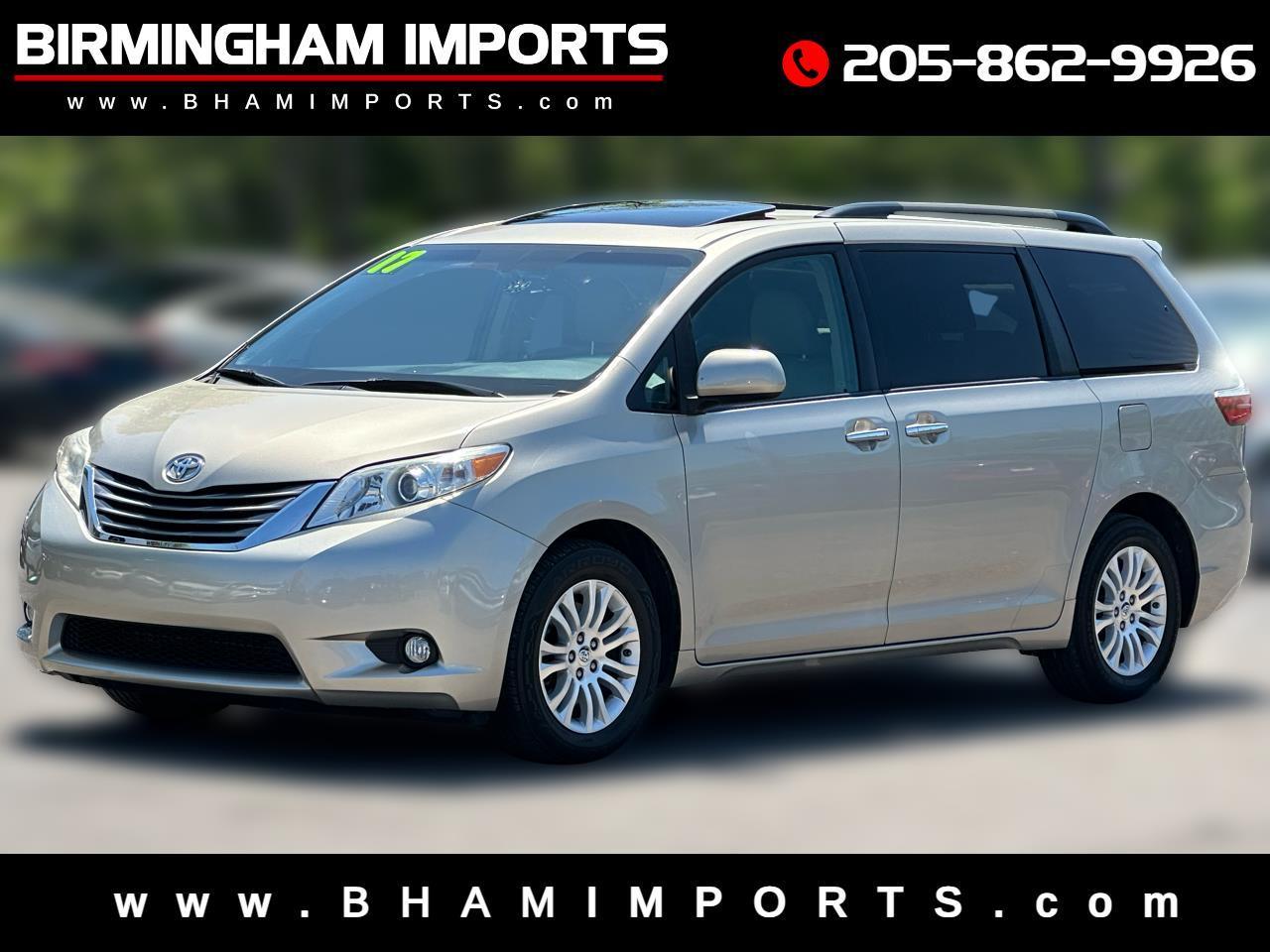 Toyota Sienna XLE Auto Access Seat FWD 7-Passenger (Natl) 2017