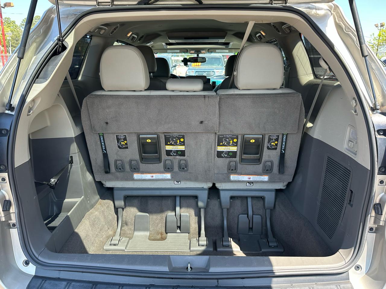 Toyota Sienna XLE Auto Access Seat FWD 7-Passenger (Natl) 2017