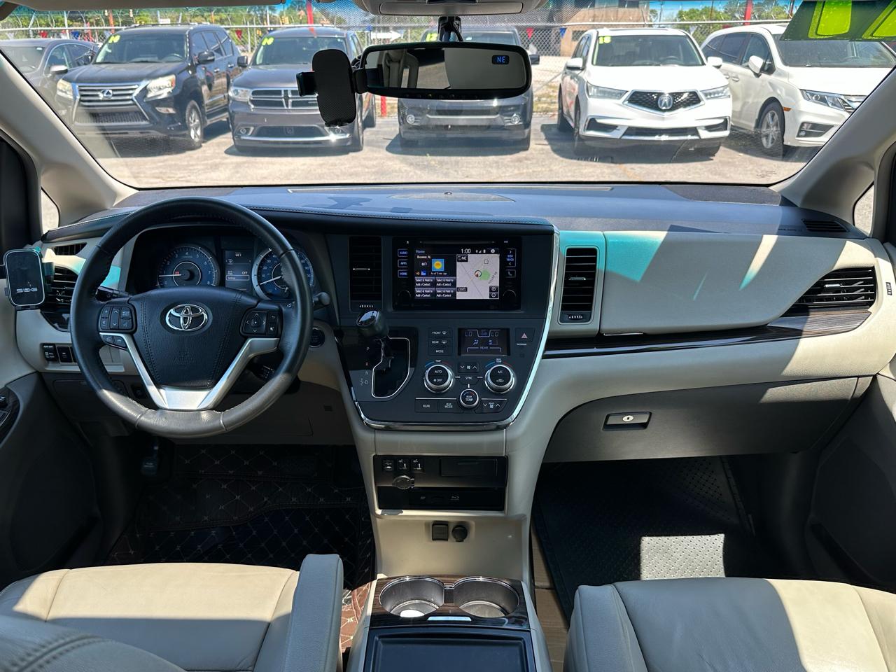 Toyota Sienna XLE Auto Access Seat FWD 7-Passenger (Natl) 2017