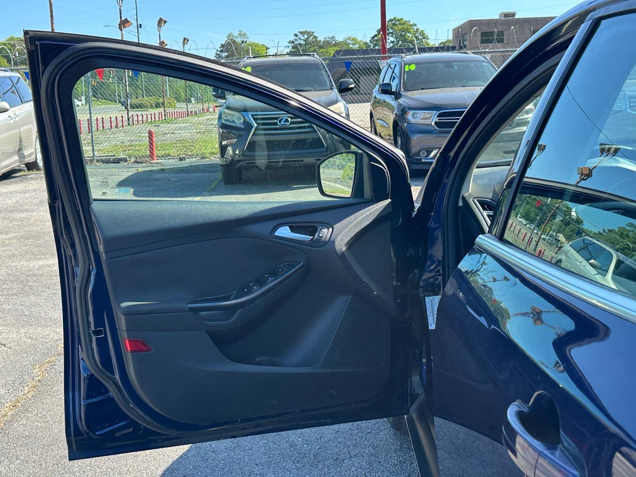 Ford Focus 4dr Sdn Titanium 2016