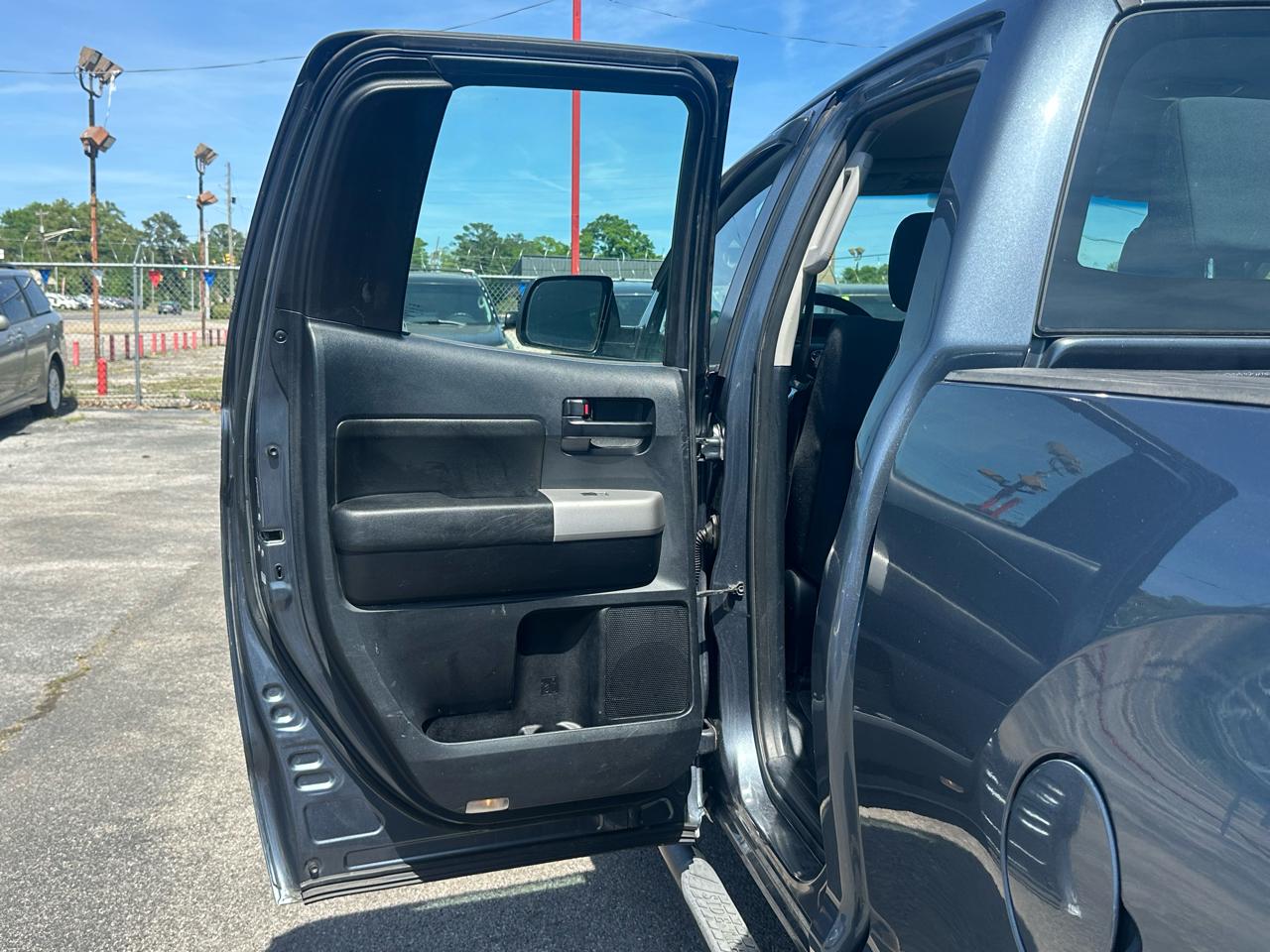 Toyota Tundra 2WD Truck Dbl 4.7L V8 5-Spd AT (Natl) 2009