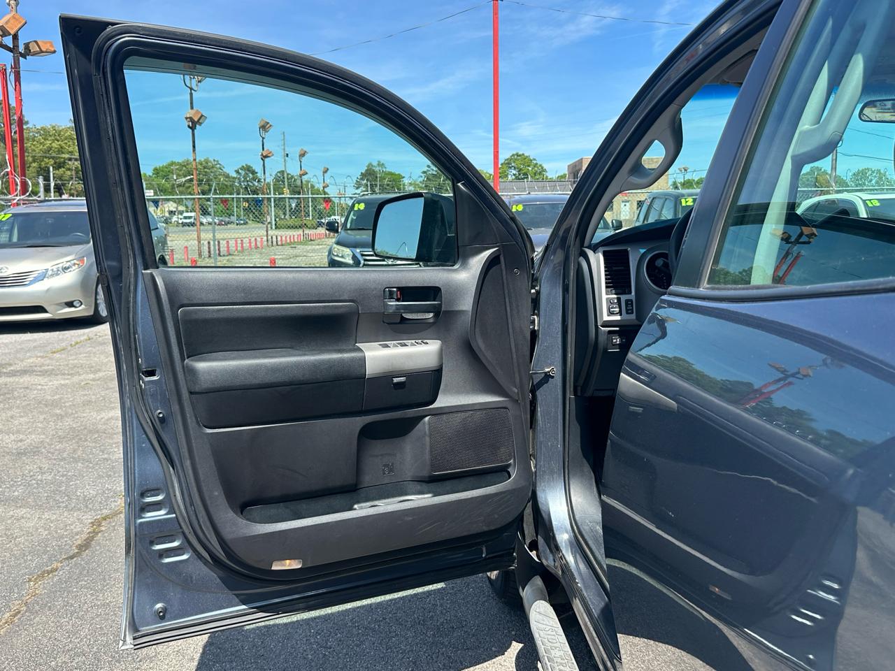 Toyota Tundra 2WD Truck Dbl 4.7L V8 5-Spd AT (Natl) 2009