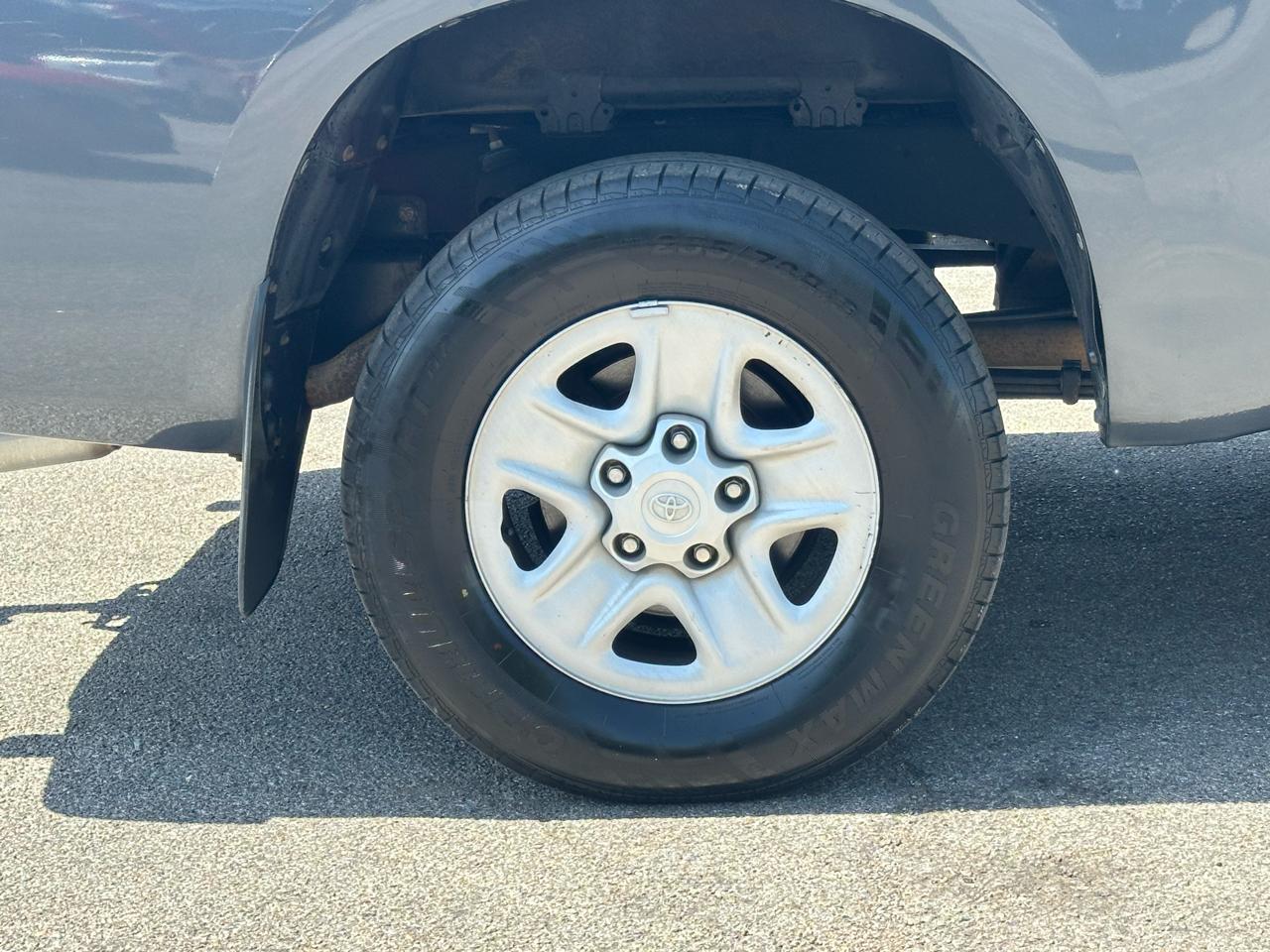 Toyota Tundra 2WD Truck Dbl 4.7L V8 5-Spd AT (Natl) 2009