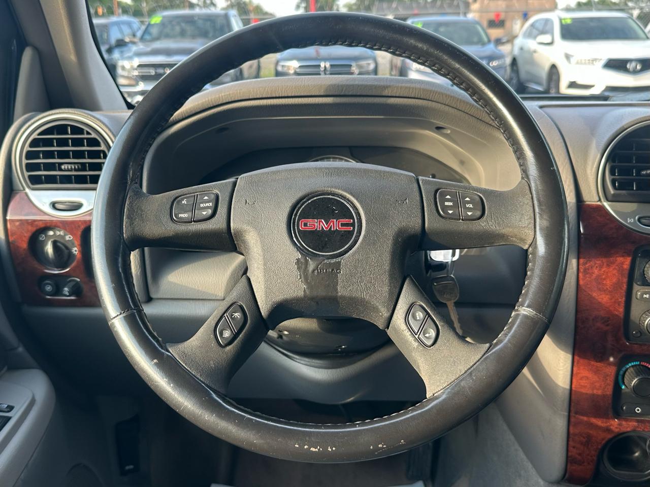 GMC Envoy XL 4dr 2WD SLT 2005