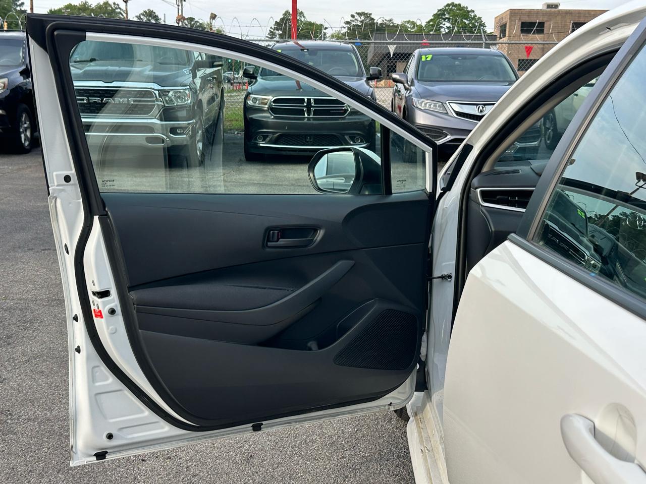 Toyota Corolla LE CVT (Natl) 2024