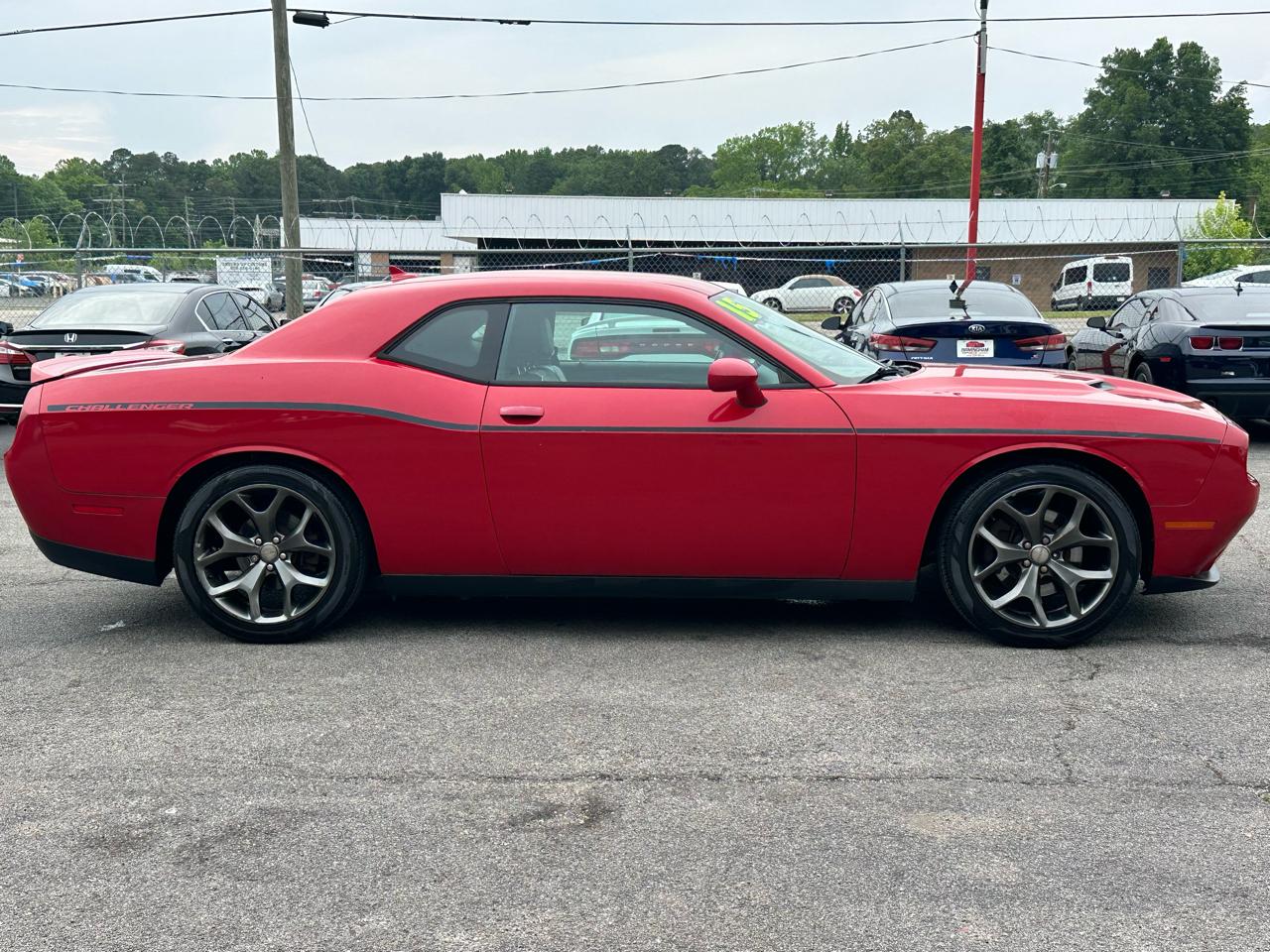 Dodge Challenger 2dr Cpe SXT Plus 2015