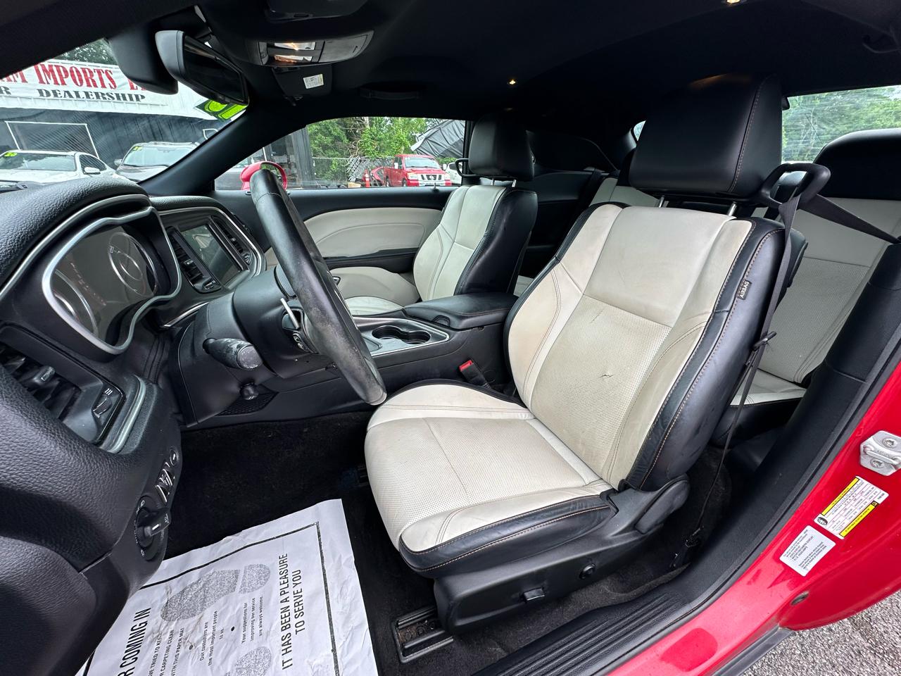 Dodge Challenger 2dr Cpe SXT Plus 2015