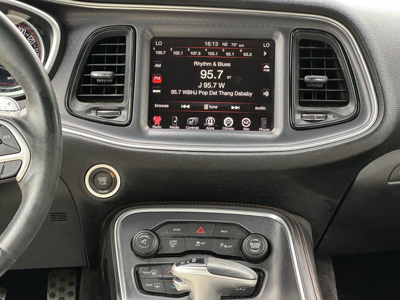 Dodge Challenger 2dr Cpe SXT Plus 2015
