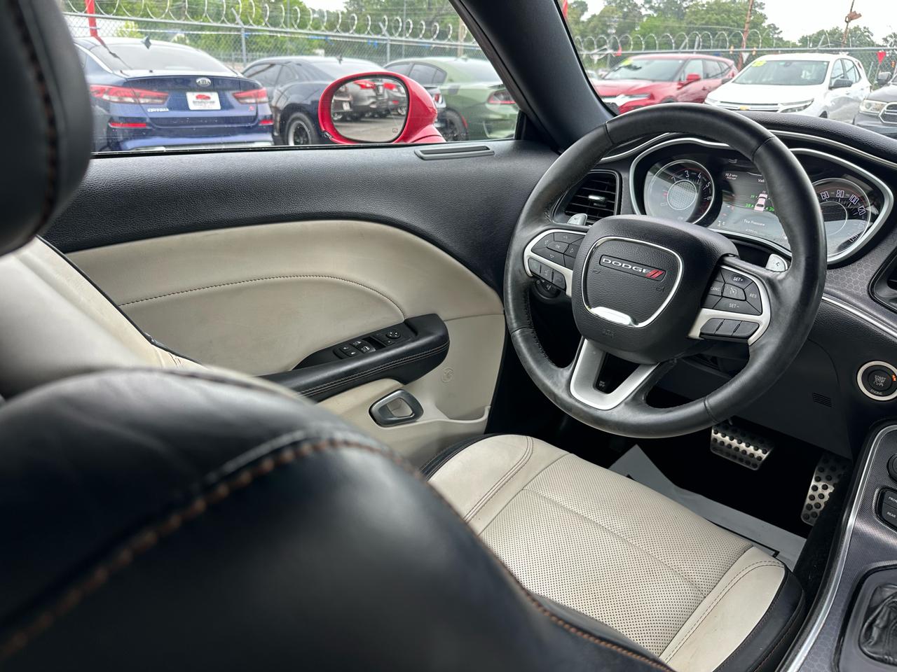 Dodge Challenger 2dr Cpe SXT Plus 2015