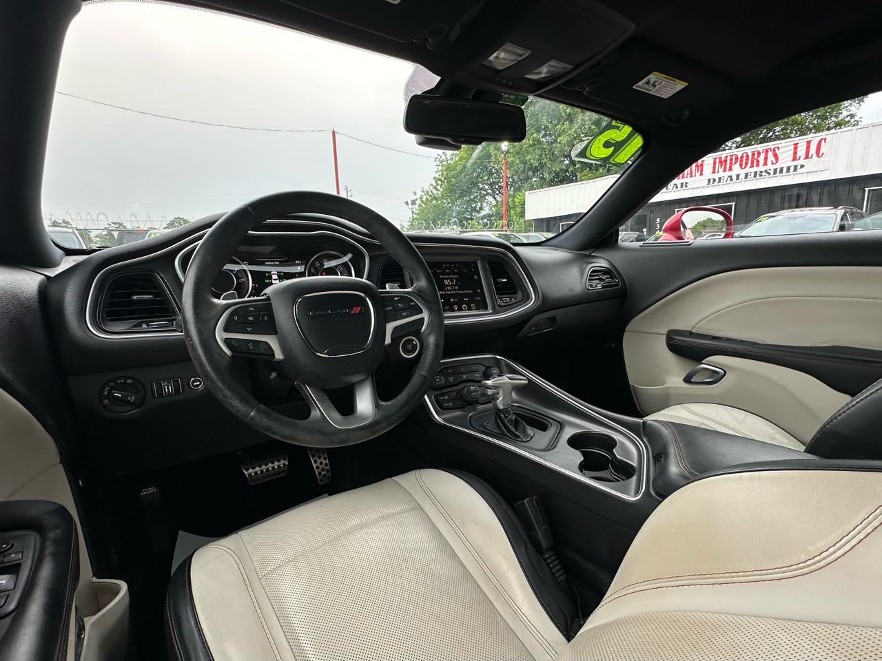 Dodge Challenger 2dr Cpe SXT Plus 2015