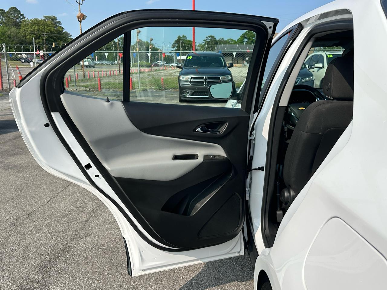 Chevrolet Equinox AWD 4dr LS w/1FL 2023