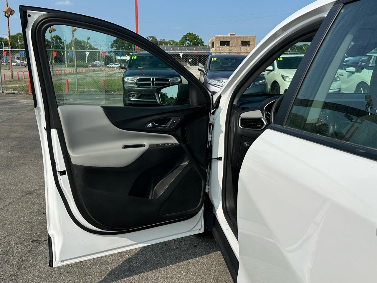 Chevrolet Equinox AWD 4dr LS w/1FL 2023