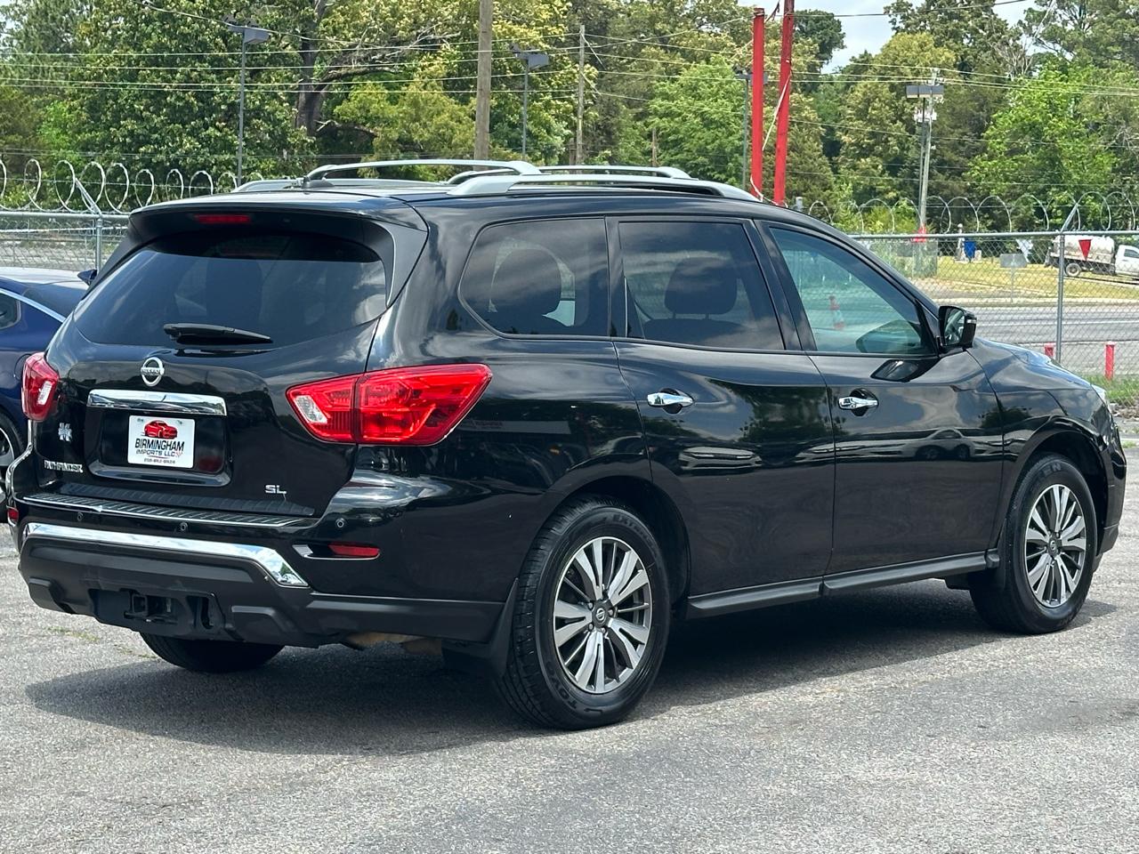 Nissan Pathfinder FWD SL 2017