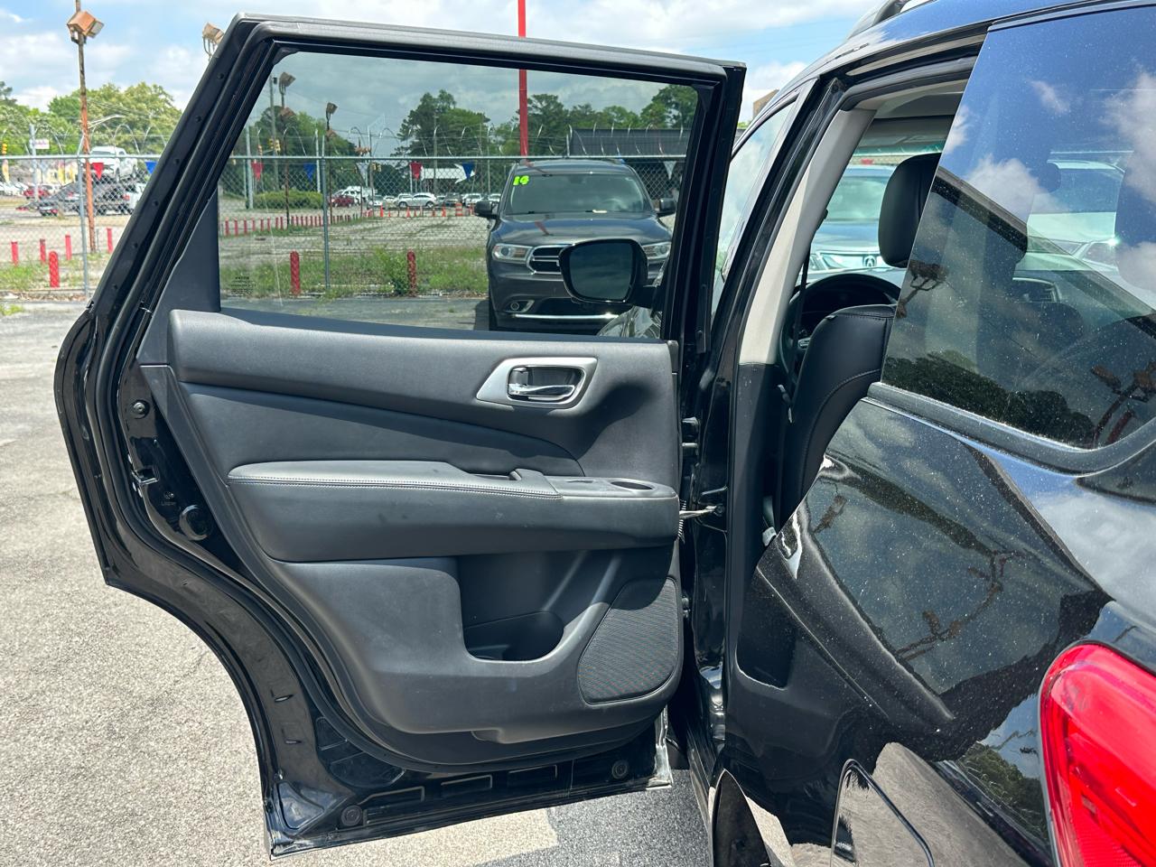 Nissan Pathfinder FWD SL 2017