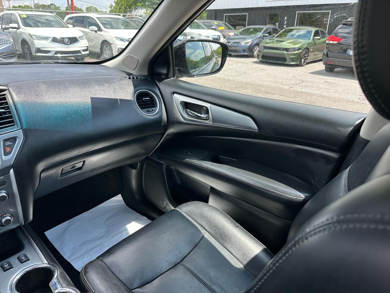 Nissan Pathfinder FWD SL 2017