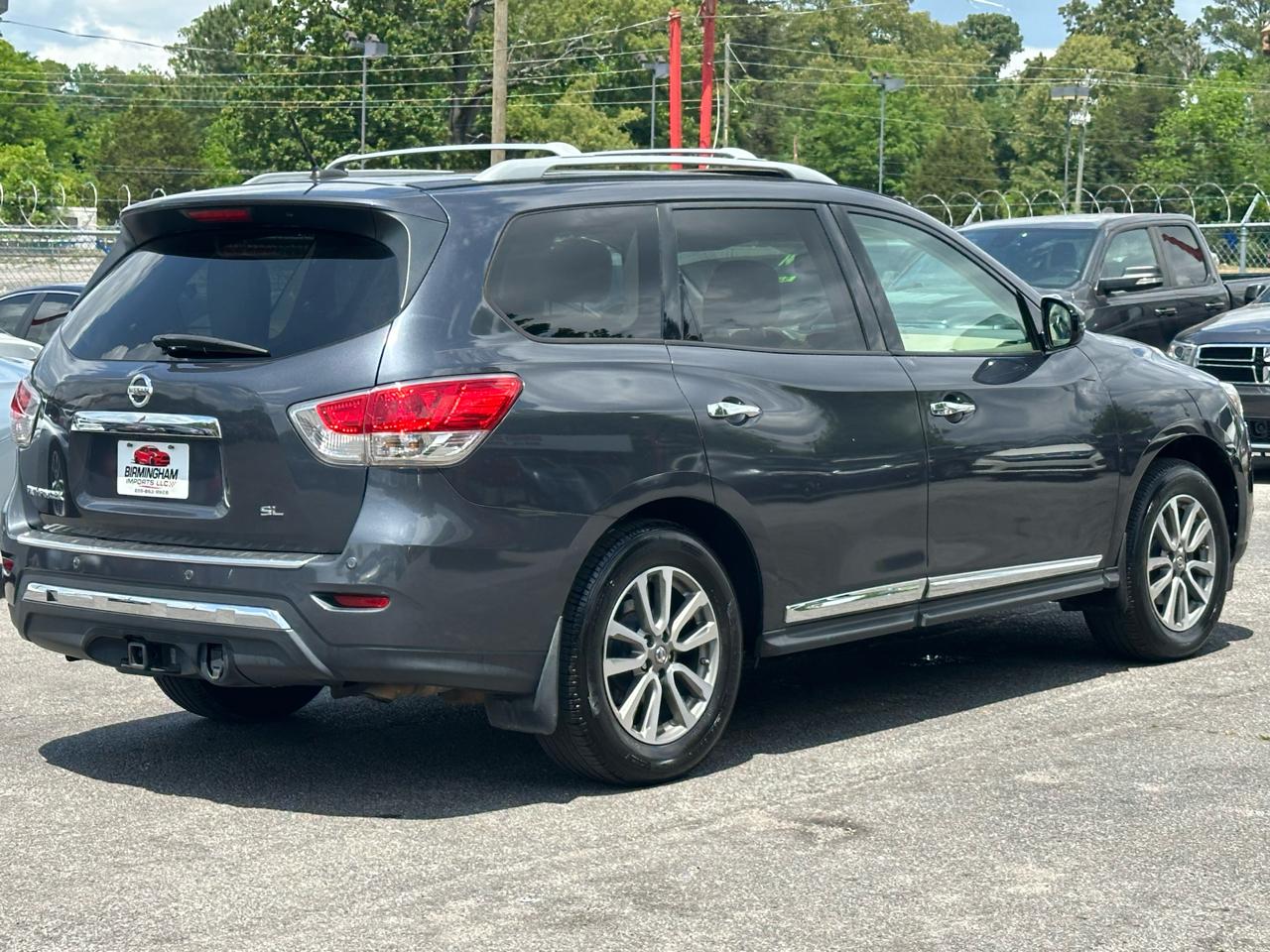 Nissan Pathfinder 2WD 4dr SL 2014