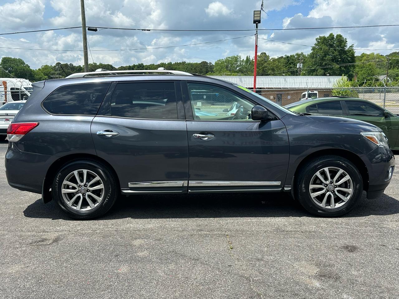 Nissan Pathfinder 2WD 4dr SL 2014