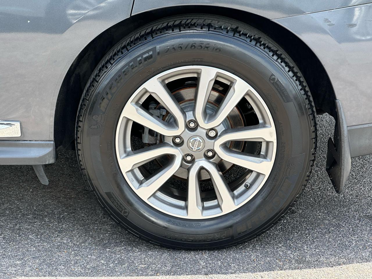 Nissan Pathfinder 2WD 4dr SL 2014