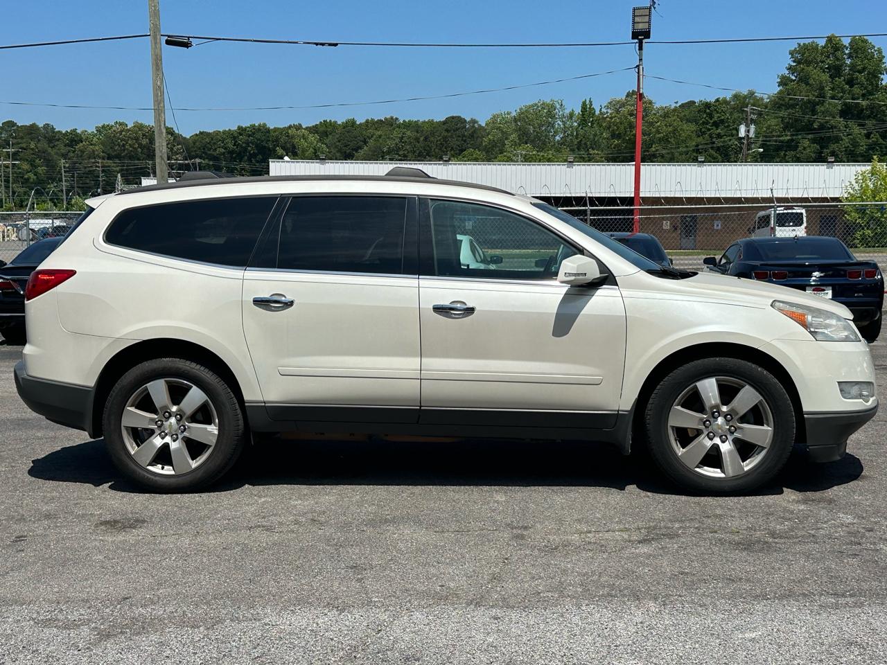 Chevrolet Traverse AWD 4dr LT w/1LT 2011
