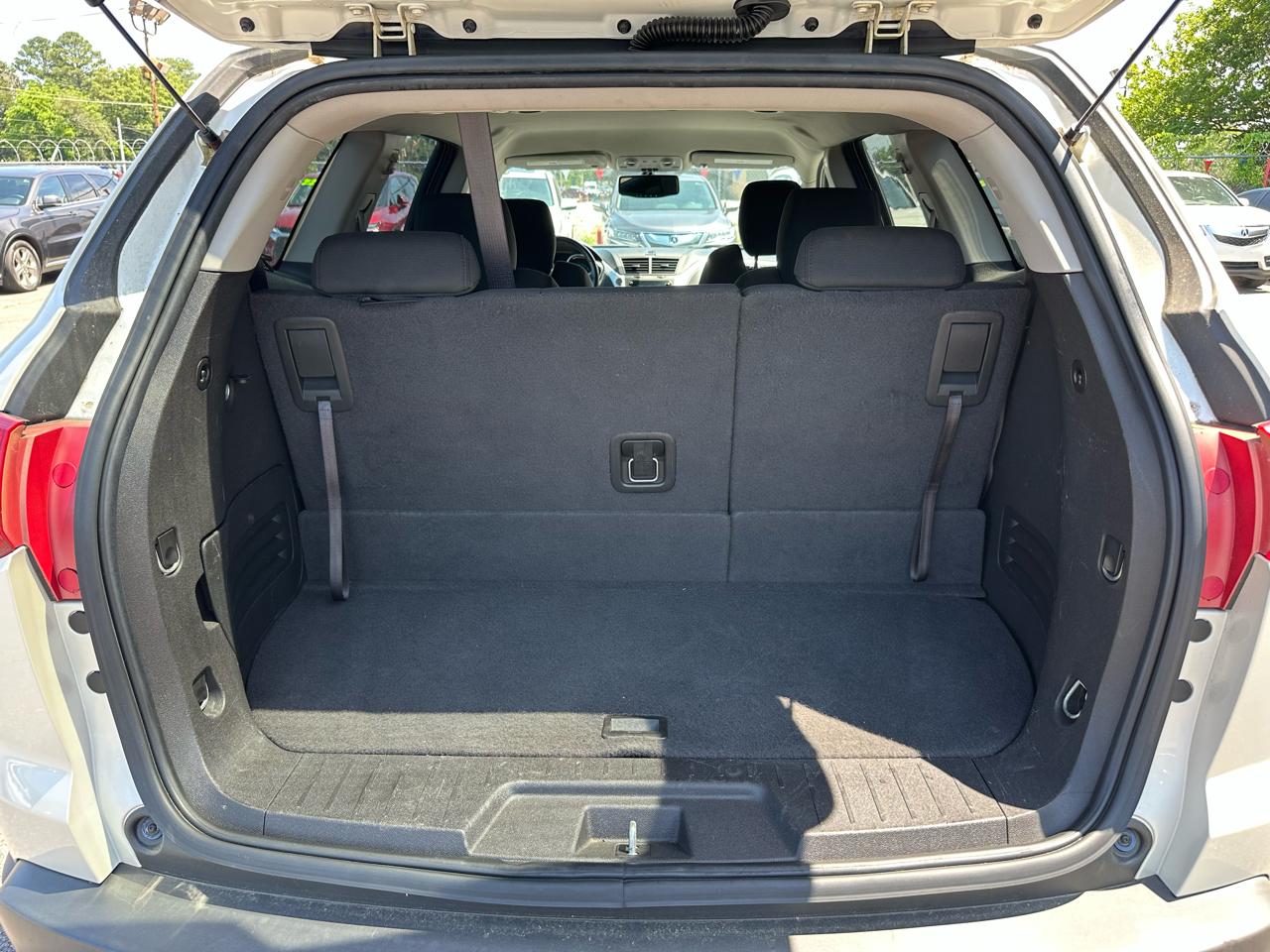 Chevrolet Traverse AWD 4dr LT w/1LT 2011
