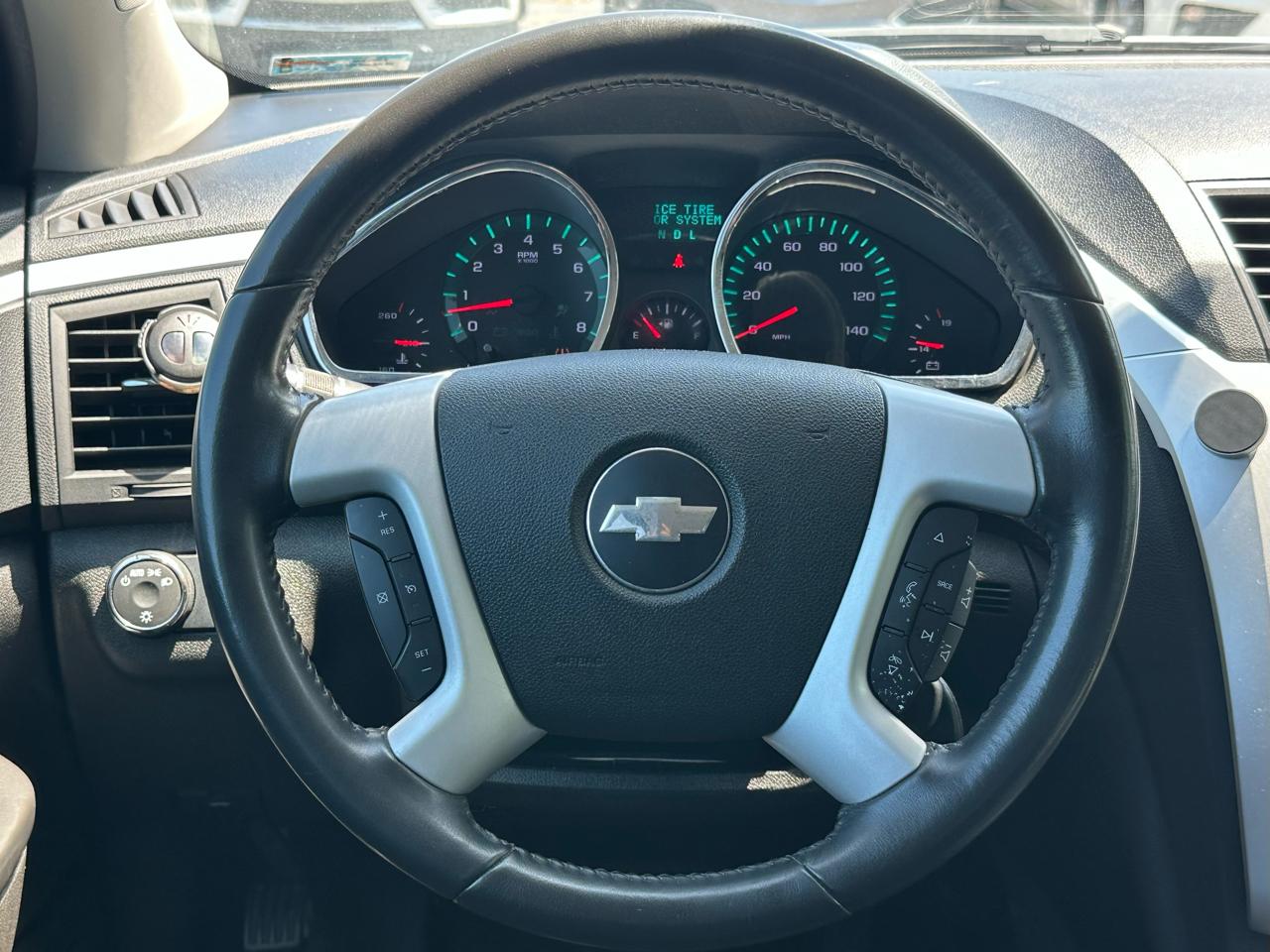 Chevrolet Traverse AWD 4dr LT w/1LT 2011