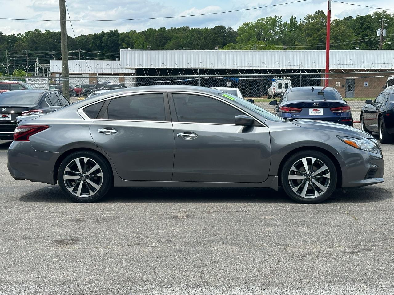 Nissan Altima 2.5 SR Sedan 2017
