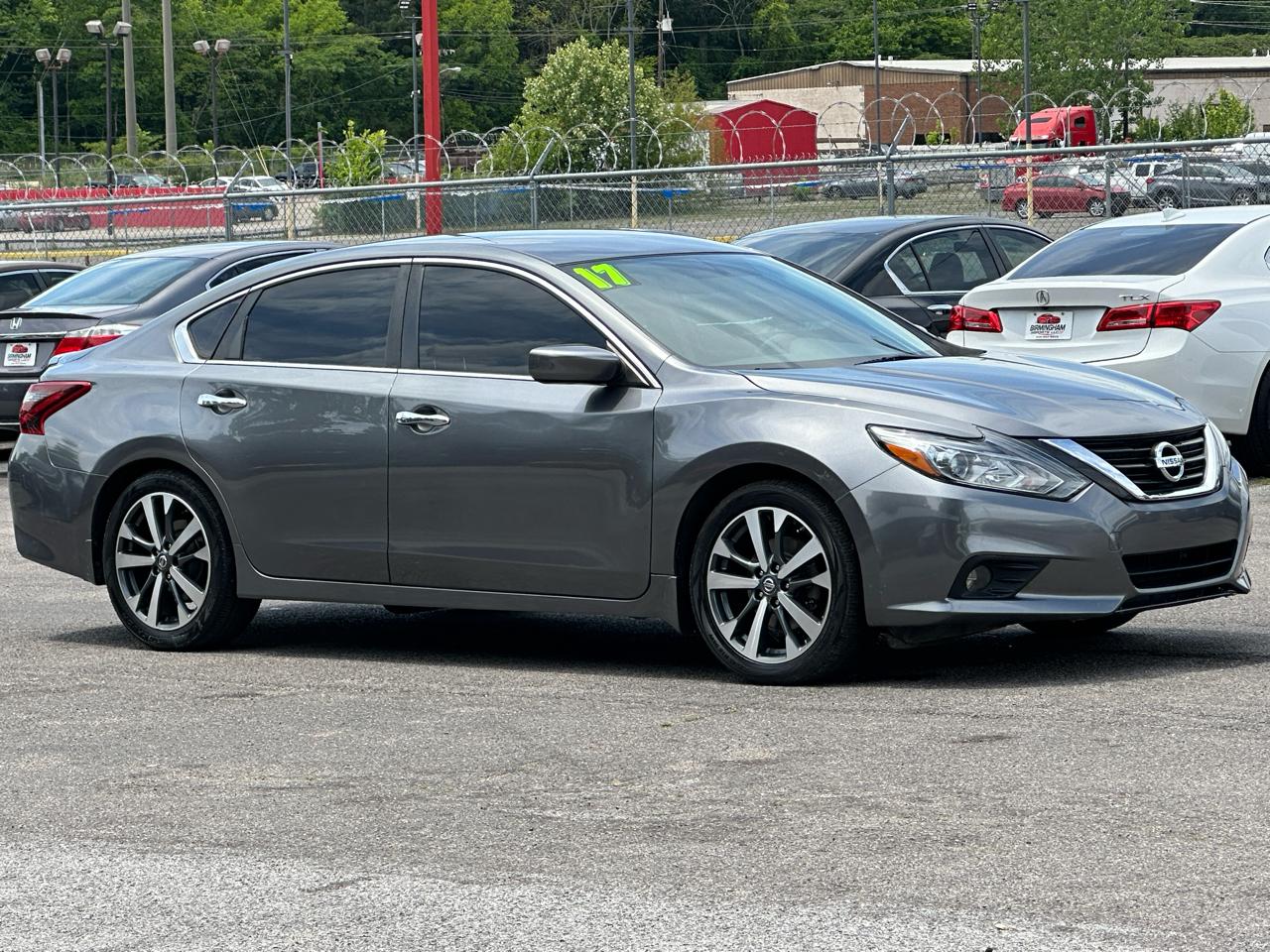 Nissan Altima 2.5 SR Sedan 2017
